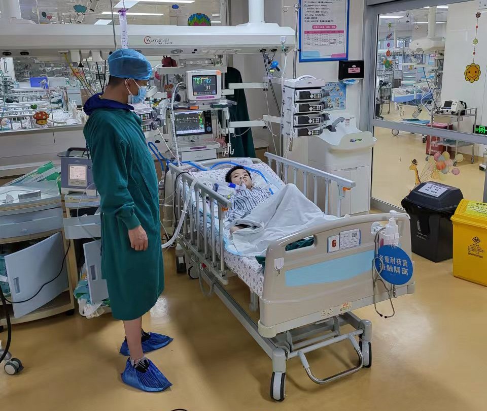 甘孜县跨省救护车出租公司